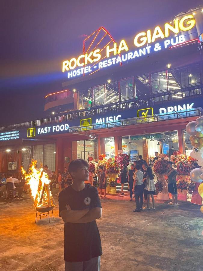 Rocks Ha Giang Hostel & Tour Exterior foto